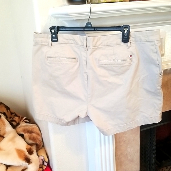 Tommy Hilfiger Shorts Size 16 - Picture 4 of 7